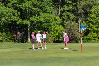 Love Local Classic2026 Ladies Putt