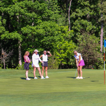 Love Local Classic2026 Ladies Putt