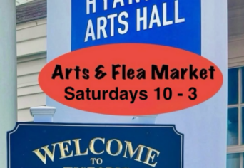 Hyannis Flee